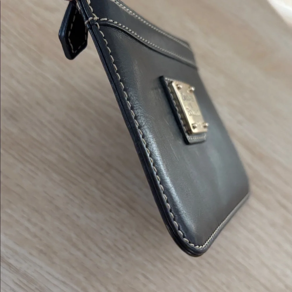 Dooney‎ & Bourke Black Leather Zip Wristlet • AWL • Gold Plaque - Picture 8 of 9